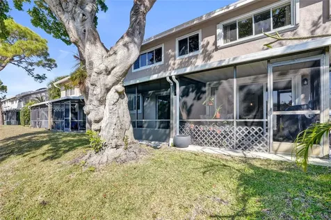 2260 W Discovery Circle W Deerfield Beach FL 33442