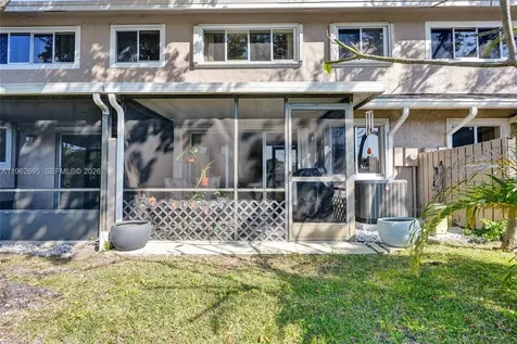 2260 W Discovery Circle W Deerfield Beach FL 33442
