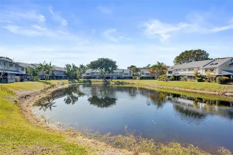 2260 W Discovery Circle W Deerfield Beach FL 33442