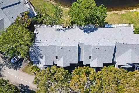 2260 W Discovery Circle W Deerfield Beach FL 33442