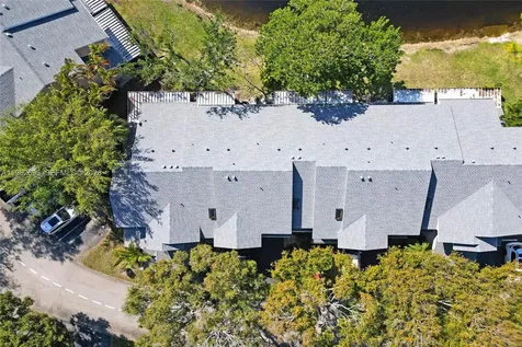 2260 W Discovery Circle W Deerfield Beach FL 33442