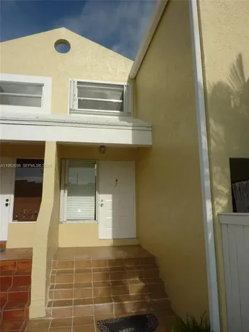 4535 SW 68th Ct Circle Miami FL 33155