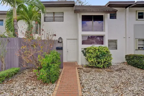 10960 SW 70th Terrace Miami FL 33173