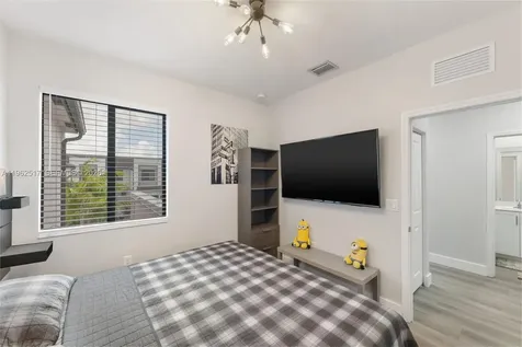 549 NE 206th Lane Miami FL 33179