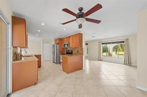2605 NW 98th Lane Coral Springs FL 33065