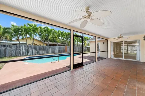 2605 NW 98th Lane Coral Springs FL 33065