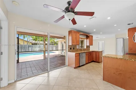 2605 NW 98th Lane Coral Springs FL 33065