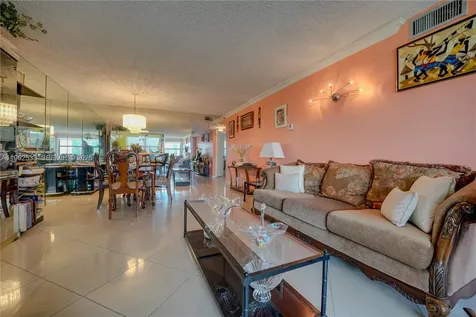 2901 N Nob Hill Road Sunrise FL 33322