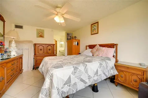 2901 N Nob Hill Road Sunrise FL 33322
