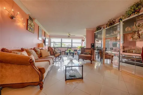 2901 N Nob Hill Road Sunrise FL 33322