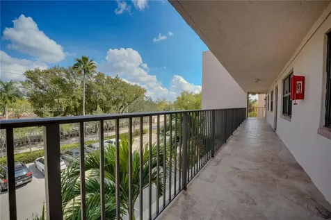 2901 N Nob Hill Road Sunrise FL 33322