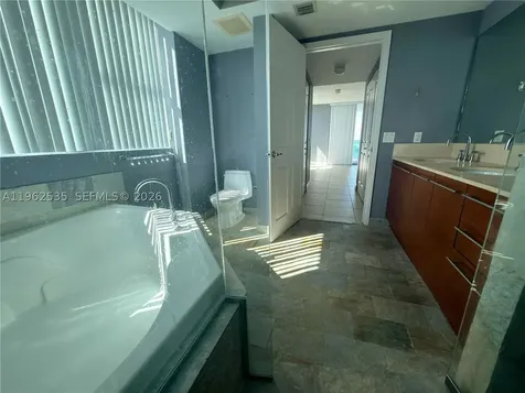 2641 N Flamingo Road Sunrise FL 33323