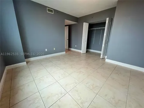 2641 N Flamingo Road Sunrise FL 33323