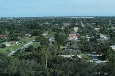 2641 N Flamingo Road Sunrise FL 33323