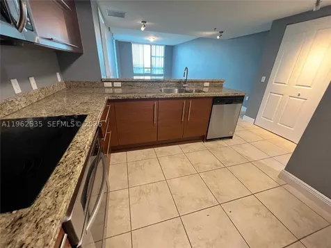2641 N Flamingo Road Sunrise FL 33323