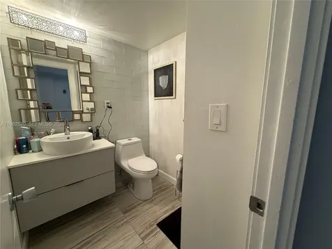 19370 Collins Avenue Sunny Isles Beach FL 33160
