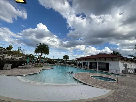 11438 W 34th Court Hialeah FL 33018