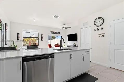 11438 W 34th Court Hialeah FL 33018