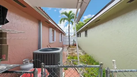 7568 W 4th Court Hialeah FL 33014