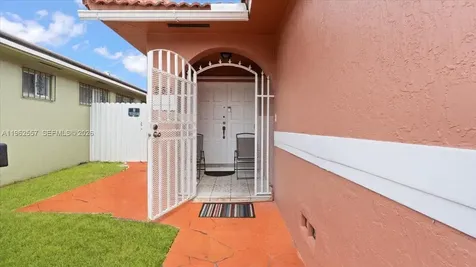 7568 W 4th Court Hialeah FL 33014