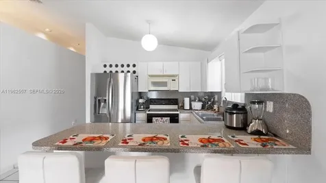 7568 W 4th Court Hialeah FL 33014