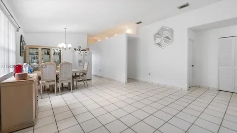 7568 W 4th Court Hialeah FL 33014