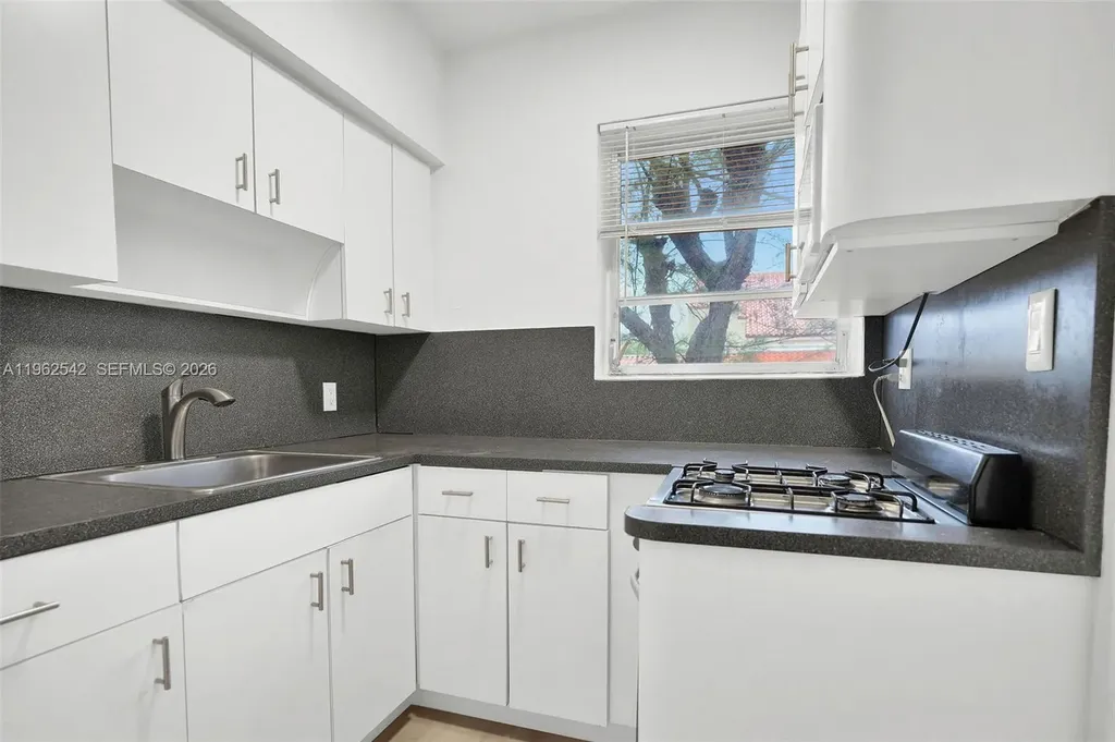 4740 Pine Tree Drive Miami Beach FL 33140