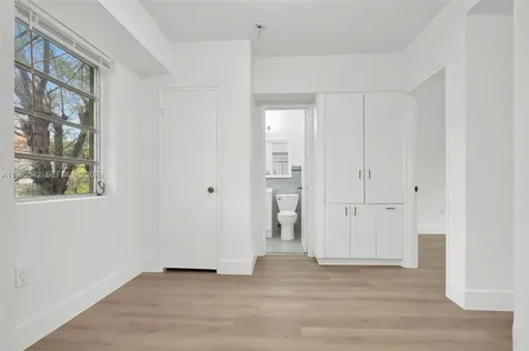 4740 Pine Tree Drive Miami Beach FL 33140