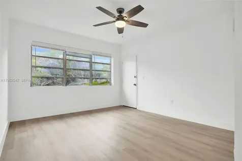 4740 Pine Tree Drive Miami Beach FL 33140