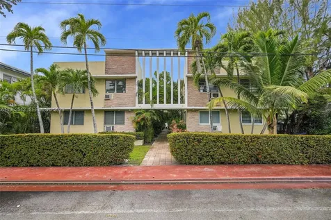 4740 Pine Tree Drive Miami Beach FL 33140
