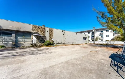 7620 W 2nd Court Hialeah FL 33014