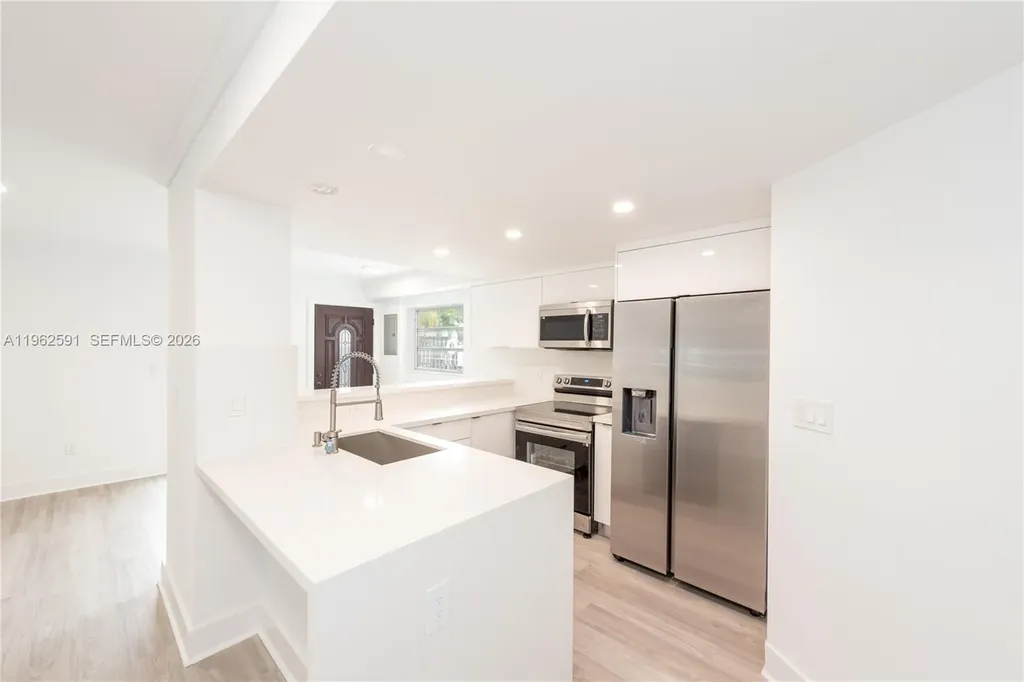 230 Sunrise Drive Key Biscayne FL 33149