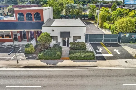 650 NE 167th Street Miami FL 33162