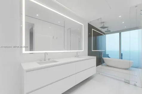 300 Biscayne Boulevard Way Miami FL 33131
