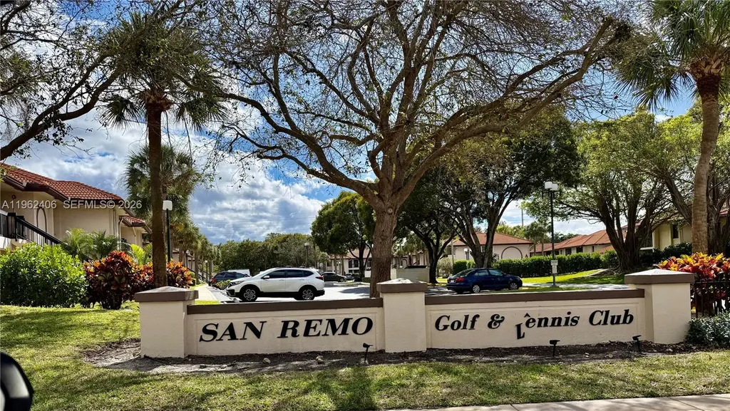 351 Club Circle Boca Raton FL 33487