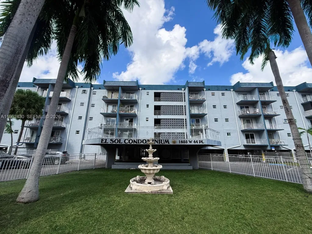 1655 W 44th Place Hialeah FL 33012
