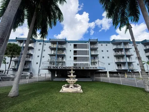 1655 W 44th Place Hialeah FL 33012