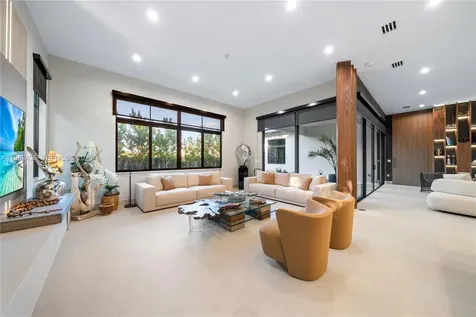 7387 SW 74th Lane Miami FL 33143