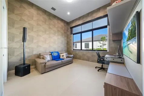 7387 SW 74th Lane Miami FL 33143