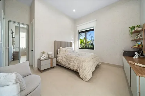 7387 SW 74th Lane Miami FL 33143