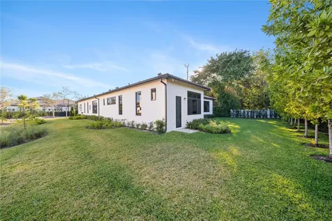 7387 SW 74th Lane Miami FL 33143