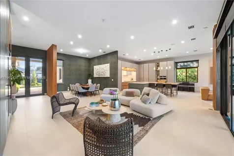 7387 SW 74th Lane Miami FL 33143
