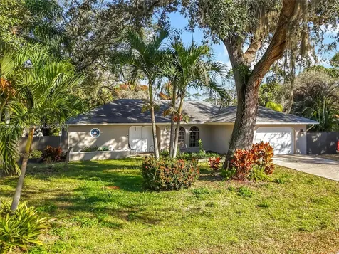 216 Greenwood Lehigh Acres FL 33936