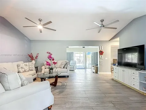 216 Greenwood Lehigh Acres FL 33936