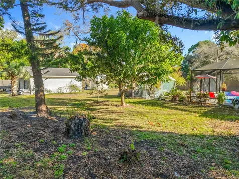 216 Greenwood Lehigh Acres FL 33936