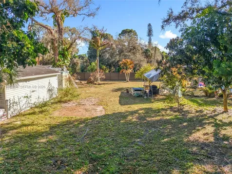216 Greenwood Lehigh Acres FL 33936