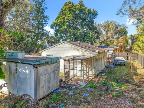 216 Greenwood Lehigh Acres FL 33936