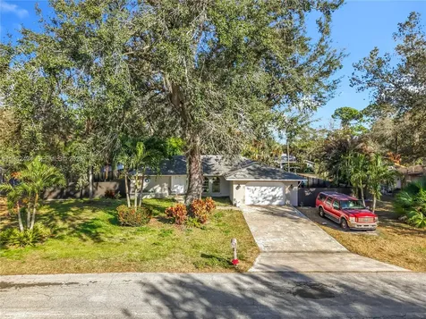 216 Greenwood Lehigh Acres FL 33936