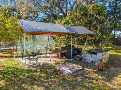 216 Greenwood Lehigh Acres FL 33936