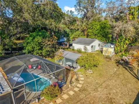 216 Greenwood Lehigh Acres FL 33936